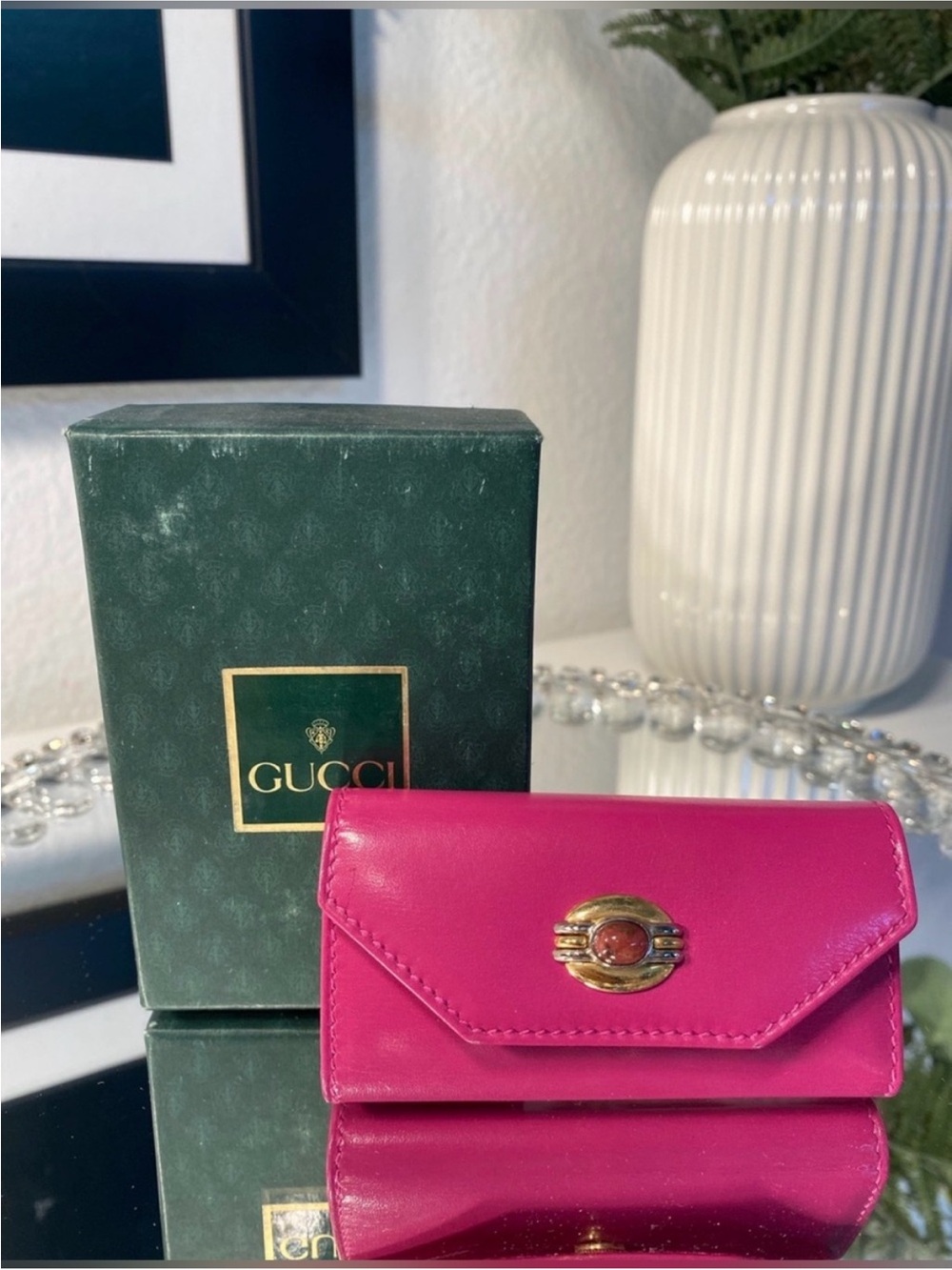 Gucci Fuchsia Leather cabochon Card Case with Gold-Tone Emblem vintage